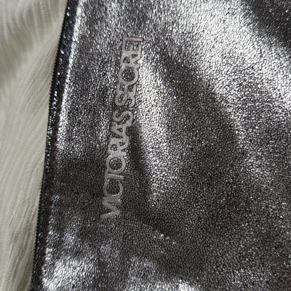 NWO Tags Victoria's Secret (VS) Make Up Bag - Picture 2 of 4